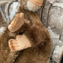 Load image into Gallery viewer, Steiff mohair JOCKO chimp hand puppet

