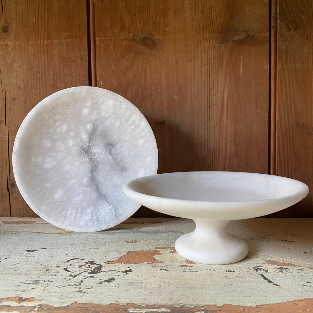 Small alabaster pedestal dish (II)