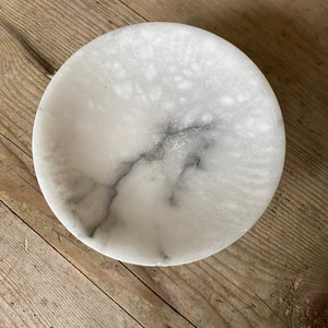 Small alabaster pedestal dish (II)