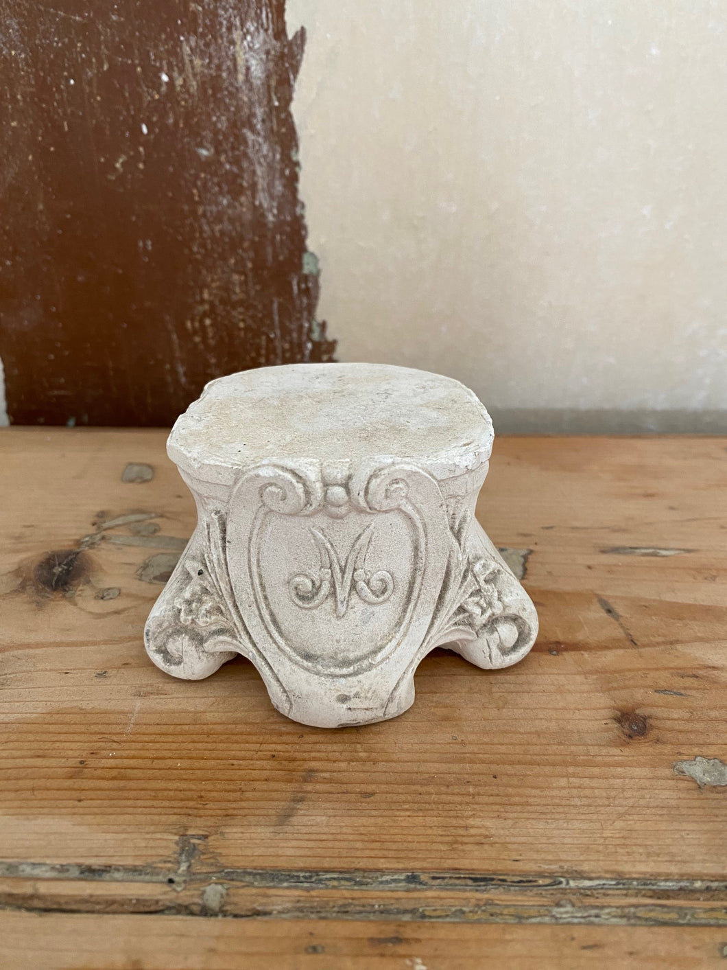 French plaster stand