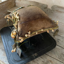 Load image into Gallery viewer, French velvet display cushion (coussin de mariee) on stand
