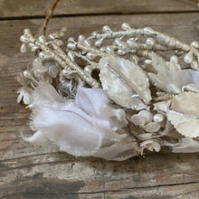 Load image into Gallery viewer, Vintage wedding headdress
