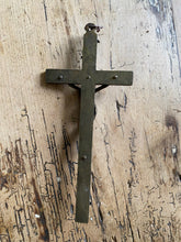 Load image into Gallery viewer, Metal crucifix - medium
