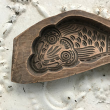 Load image into Gallery viewer, Oriental wooden mooncake fish mould M
