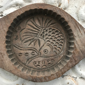 Oriental wooden mooncake fish mould (round)
