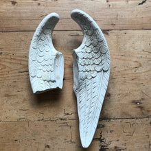 Load image into Gallery viewer, Pair of French plaster angel wings 29cm
