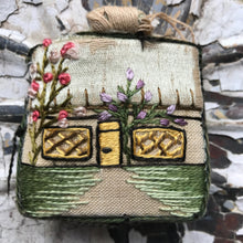 Load image into Gallery viewer, Silk embroidered cotton holder / pin cushion
