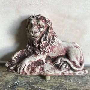 Lion mould for clock finials