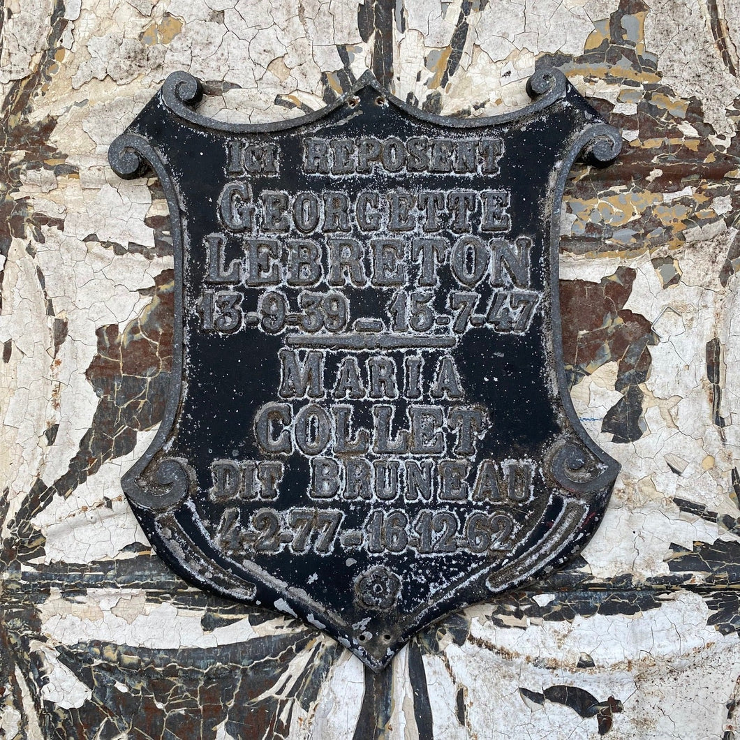 French memorial shield