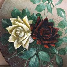 Load image into Gallery viewer, Toleware painted plate - roses

