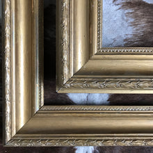 Load image into Gallery viewer, Pair of gilt frames
